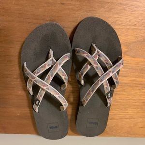 Teva- Olowahu Sandals- Size 11